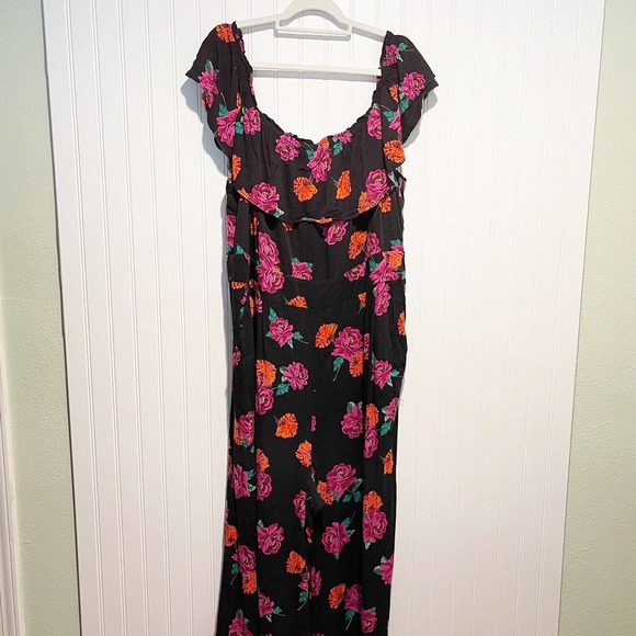 Torrid Black Floral Off the Shoulder Jumpsuit Size 3X - Picture 2 of 9